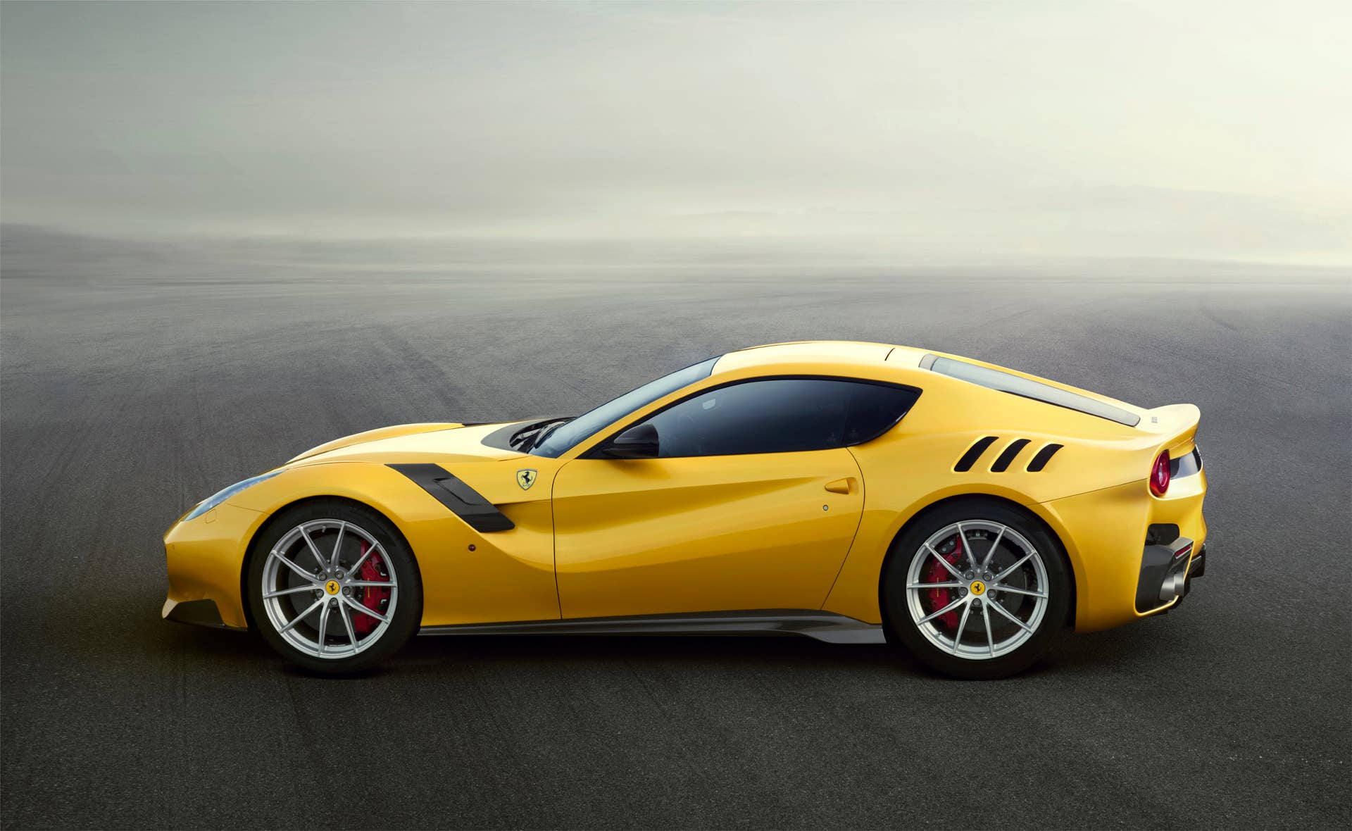 Ferrari F12 TdF side