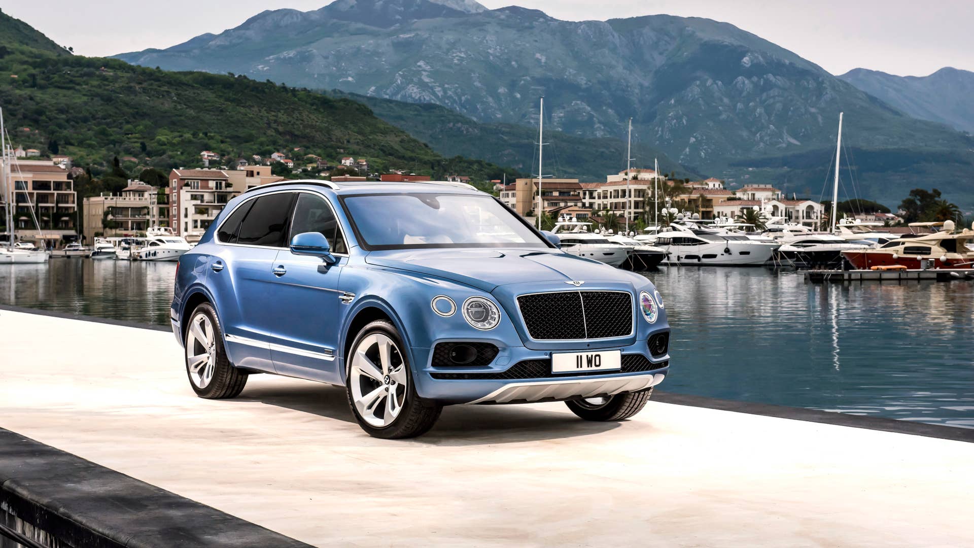 2018 Bentley Bentayga Diesel Three Quarter Front End Exterior