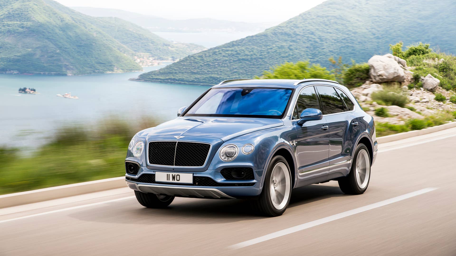 2018 Bentley Bentayga Diesel Three Quarter Front End Exterior