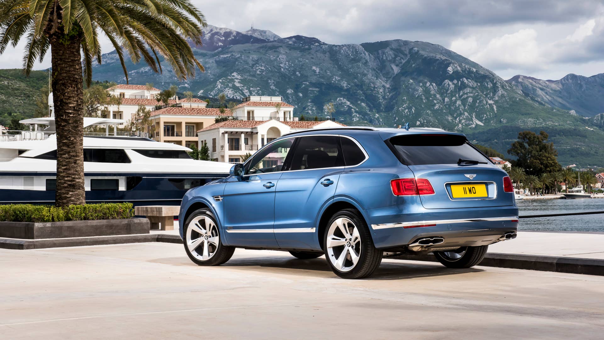 2018 Bentley Bentayga Diesel Side Exterior