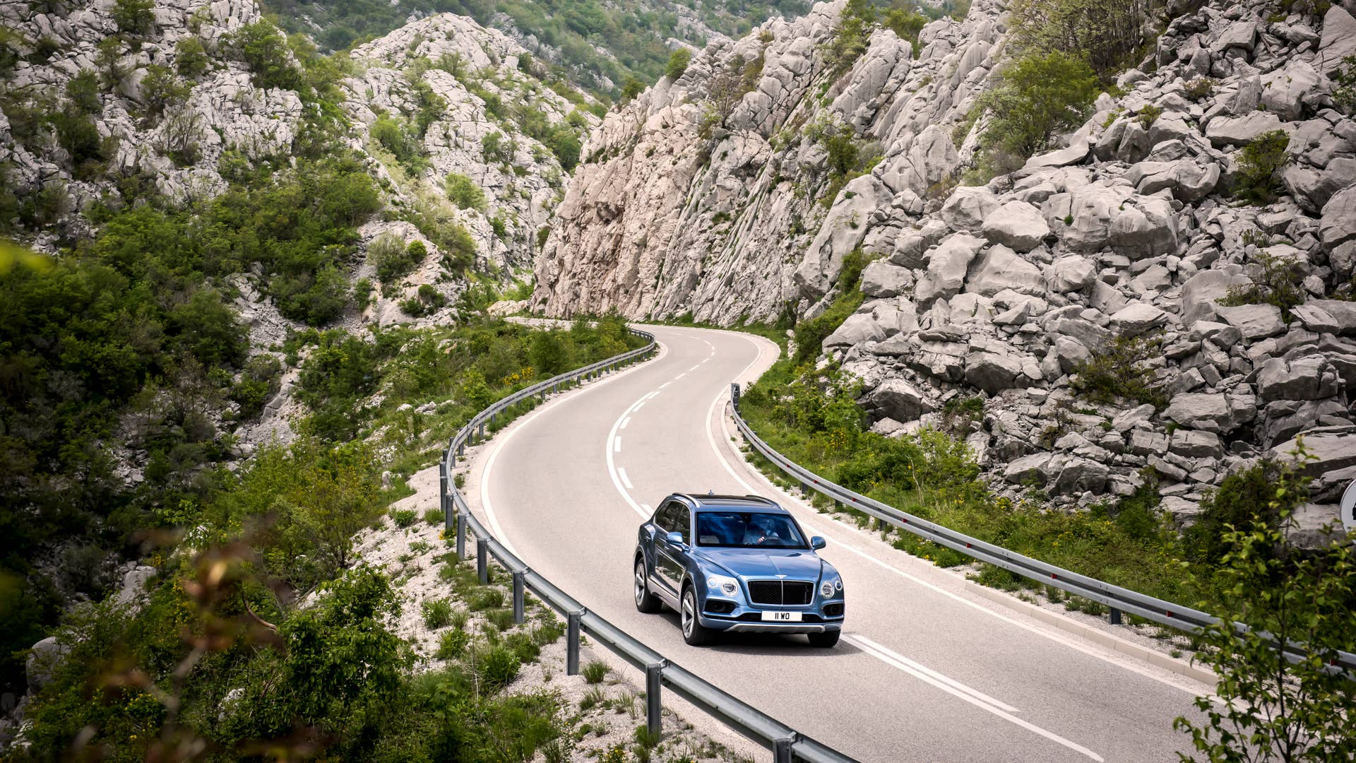 2018 Bentley Bentayga Diesel Front End Exterior