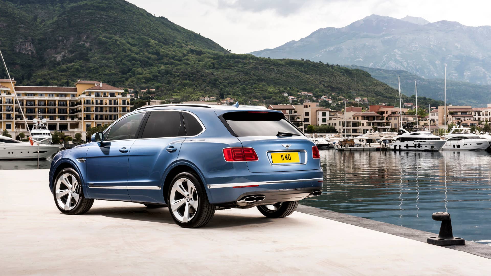 2018 Bentley Bentayga Diesel Side Exterior