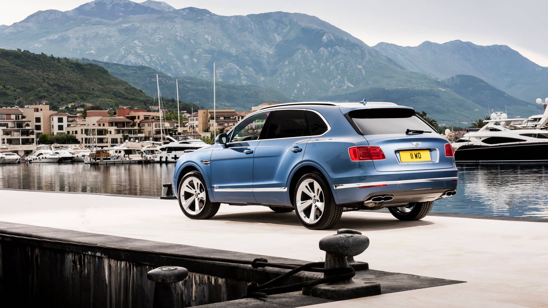 2018 Bentley Bentayga Diesel Three Quarter Rear End Exterior