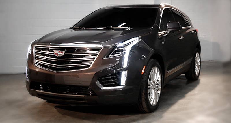 Cadillac XT5 preview front 3/4