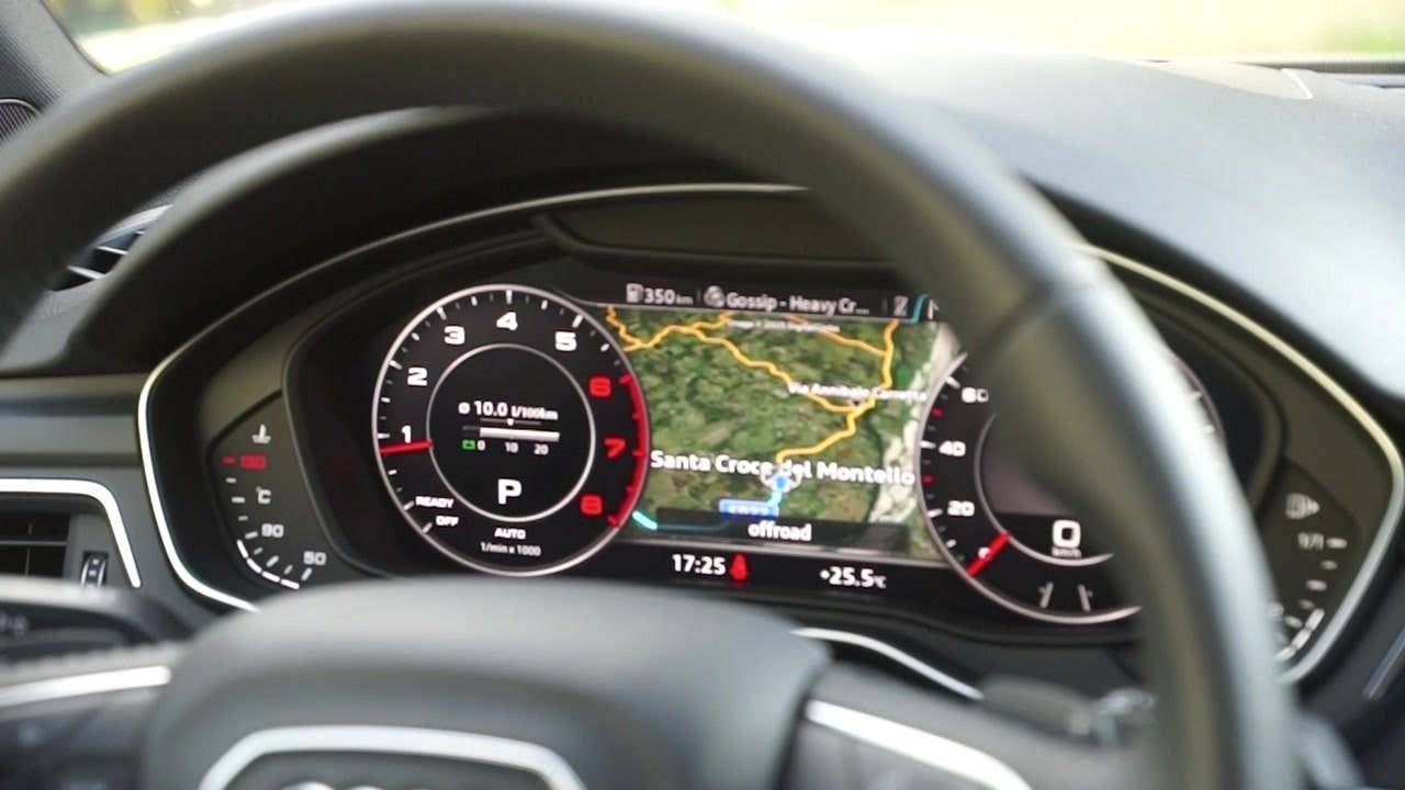 Autoblog Associate Editor Jonathon Ramsey looks at the new climate control system in the 2017 Audi A4.
