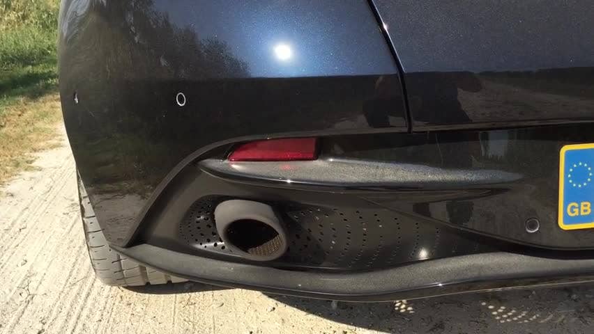 2017 Aston Martin DB11 Exhaust Note | Autoblog Short Cuts