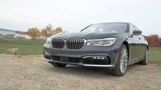 2016 BMW 750i Gesture Control Demo | Autoblog Tech