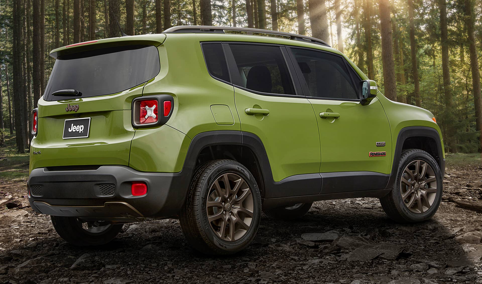 2016 Jeep Renegade 75th Anniversary Edition rear 3/4