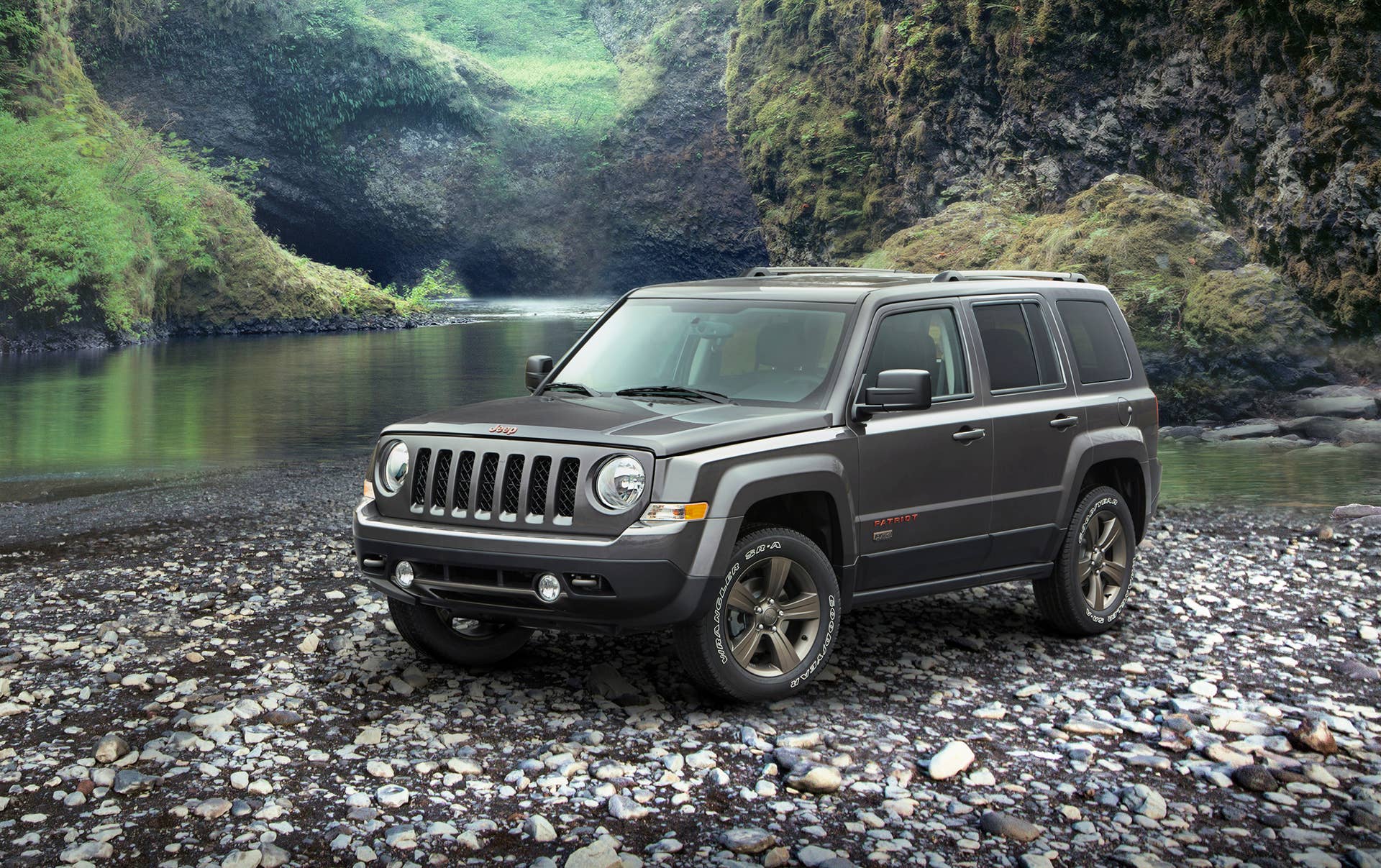2016 Jeep Patriot 75th Anniversary Edition front 3/4