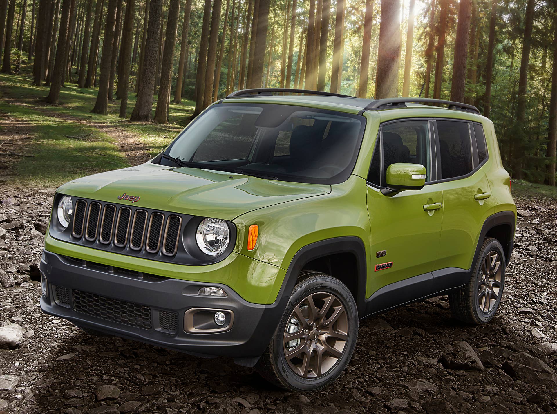 2016 Jeep Renegade 75th Anniversary Edition front 3/4