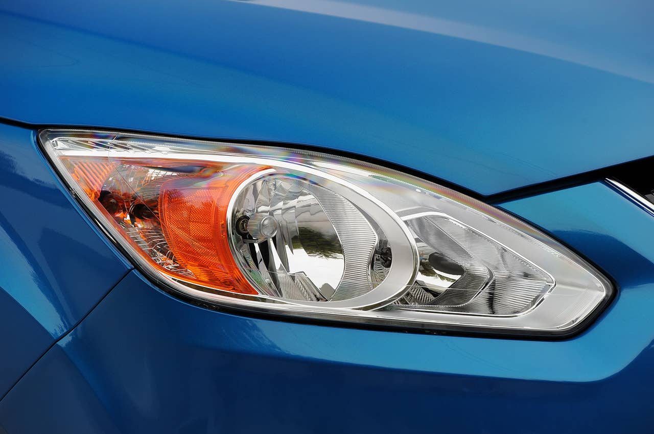 2013 Ford C-Max Hybrid headlight