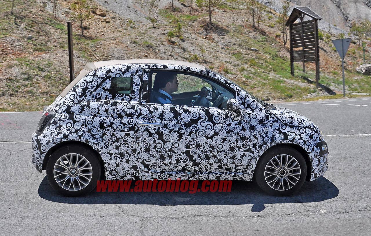 camouflaged fiat 500c side spy shot
