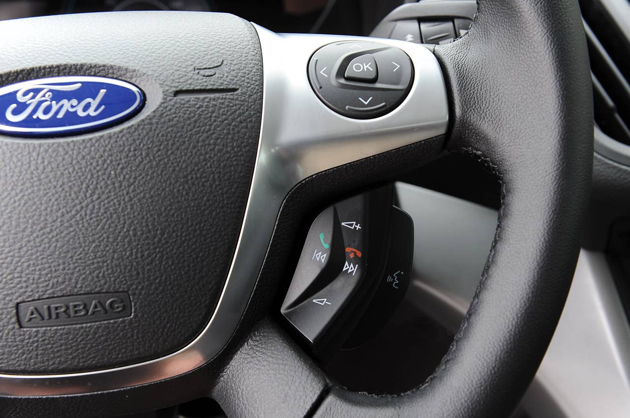 2013 Ford C-Max Hybrid steering wheel controls