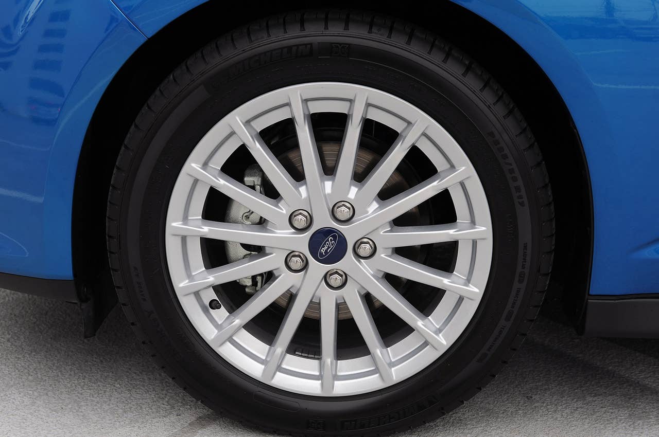 2013 Ford C-Max Hybrid wheel