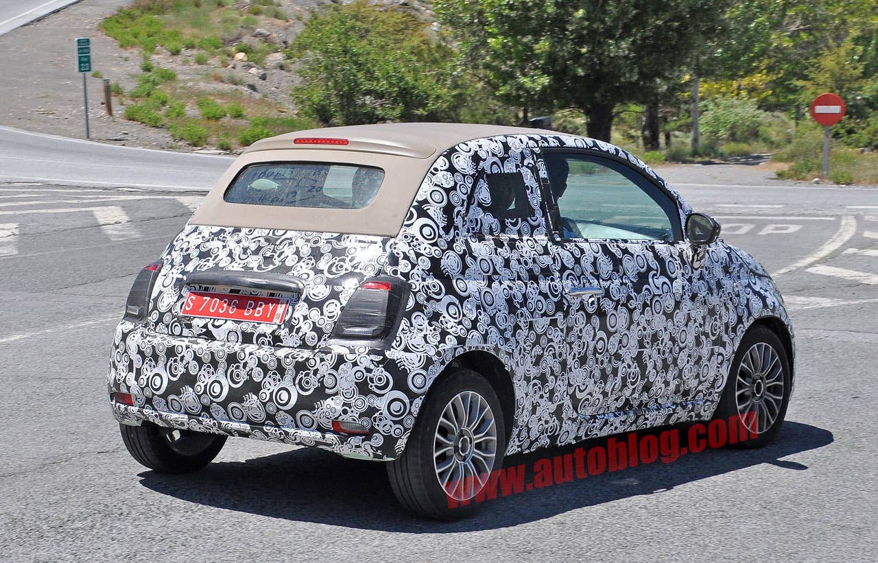camouflaged fiat 500c top spy shot