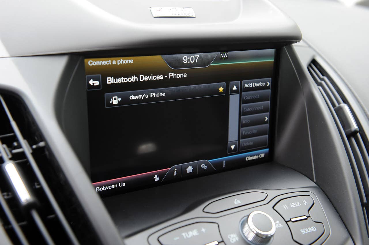 2013 Ford C-Max Hybrid phone connect display