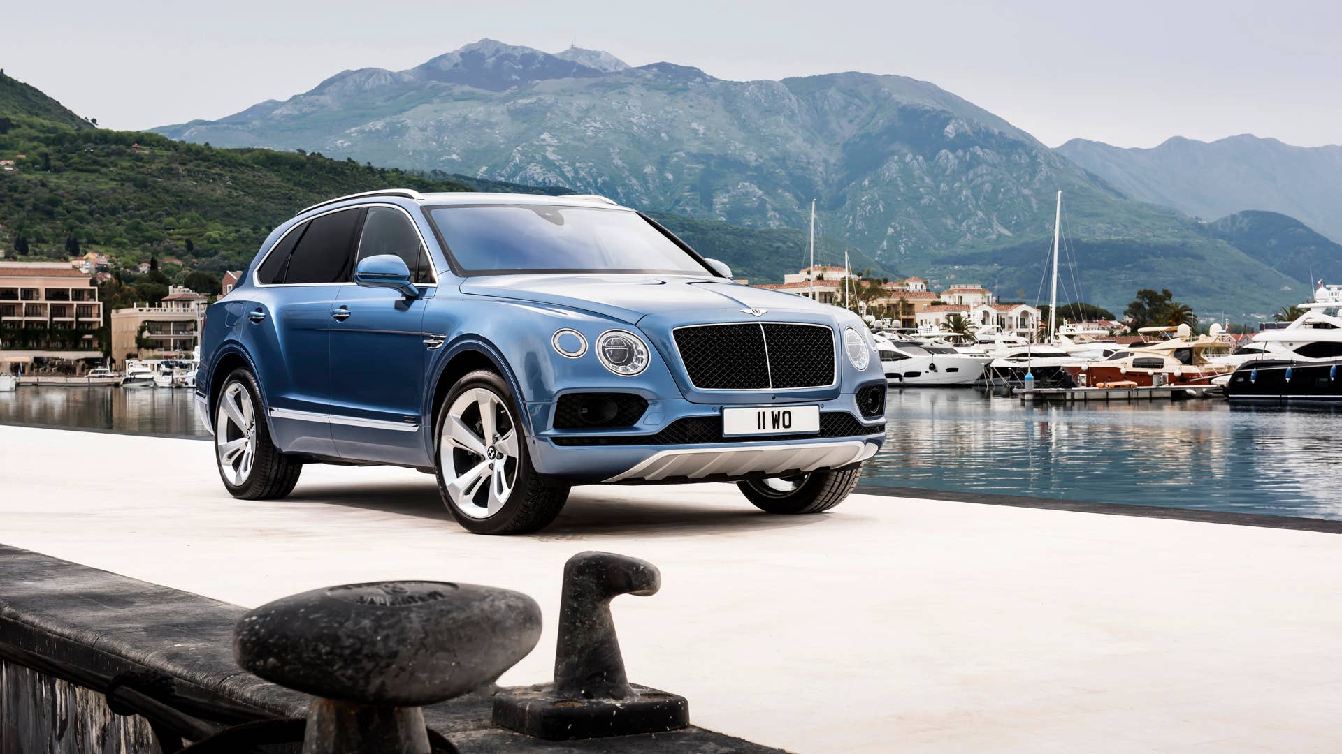2018 Bentley Bentayga Diesel Three Quarter Front End Exterior