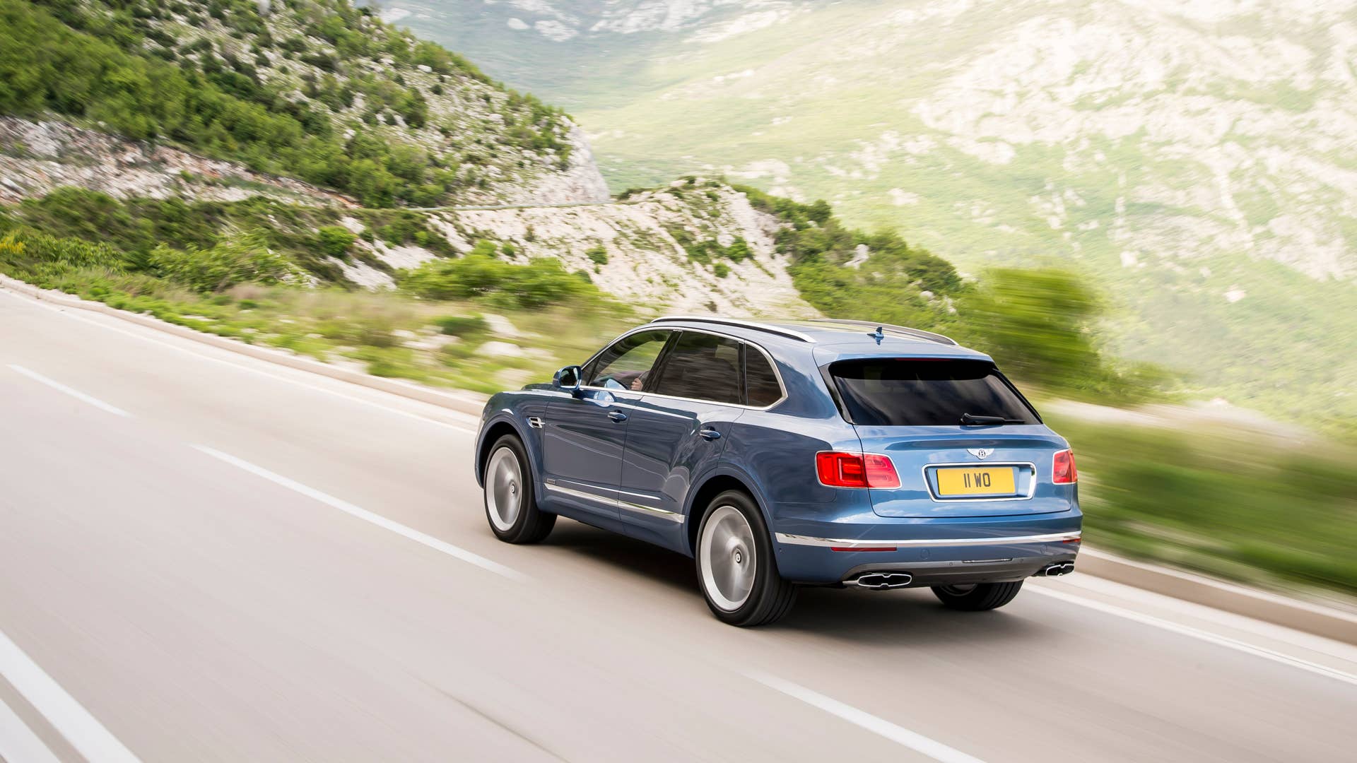 2018 Bentley Bentayga Diesel Three Quarter Rear End Exterior