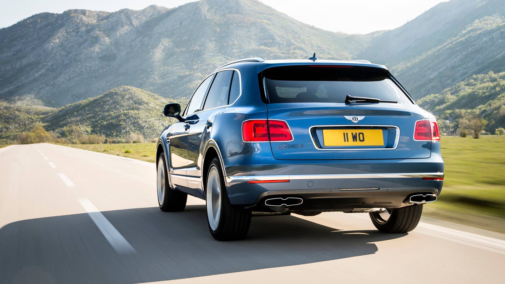 2018 Bentley Bentayga Diesel Rear End Close Up Exterior