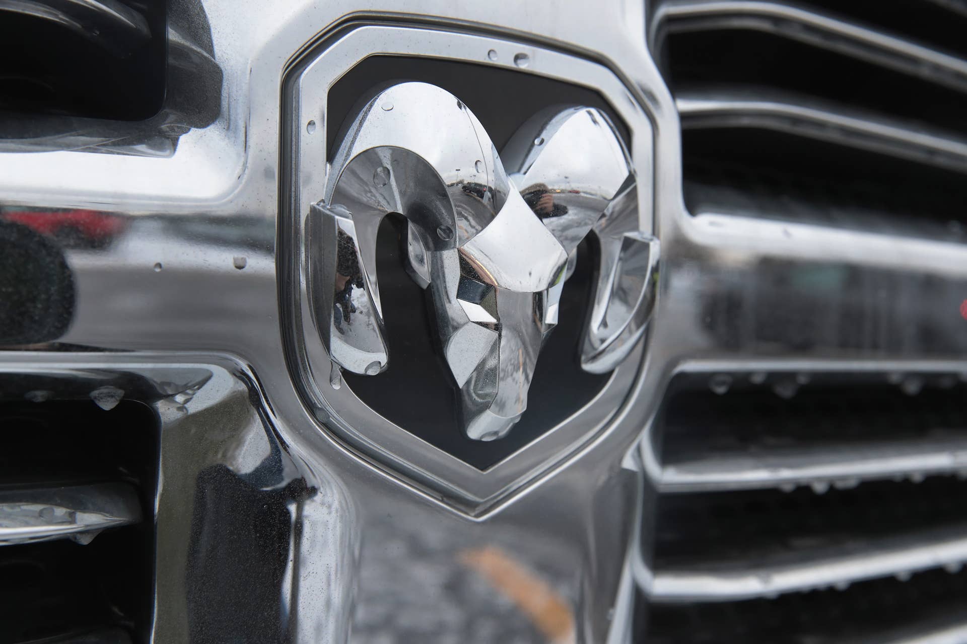 ELMHURST, IL - JANUARY 12: A Ram 1500 truck is offered for sale at a dealership on January 12, 2017 in Elmhurst, Illinois. The U.S. Environmental Protection Agency today accused Fiat Chrysler Automobiles of cheating on its diesel emissions software to get better fuel economy for about 100,000 Ram 1500 EcoDiesel pickups and diesel-equipped Jeep Grand Cherokee SUVs. (Photo by Scott Olson/Getty Images)