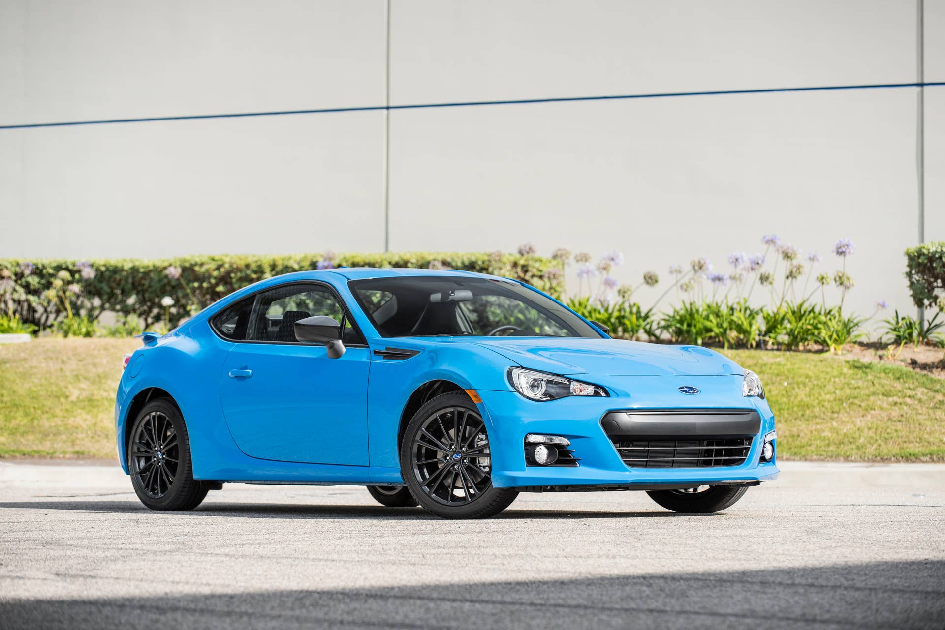 2016 subaru hyper blue brz front