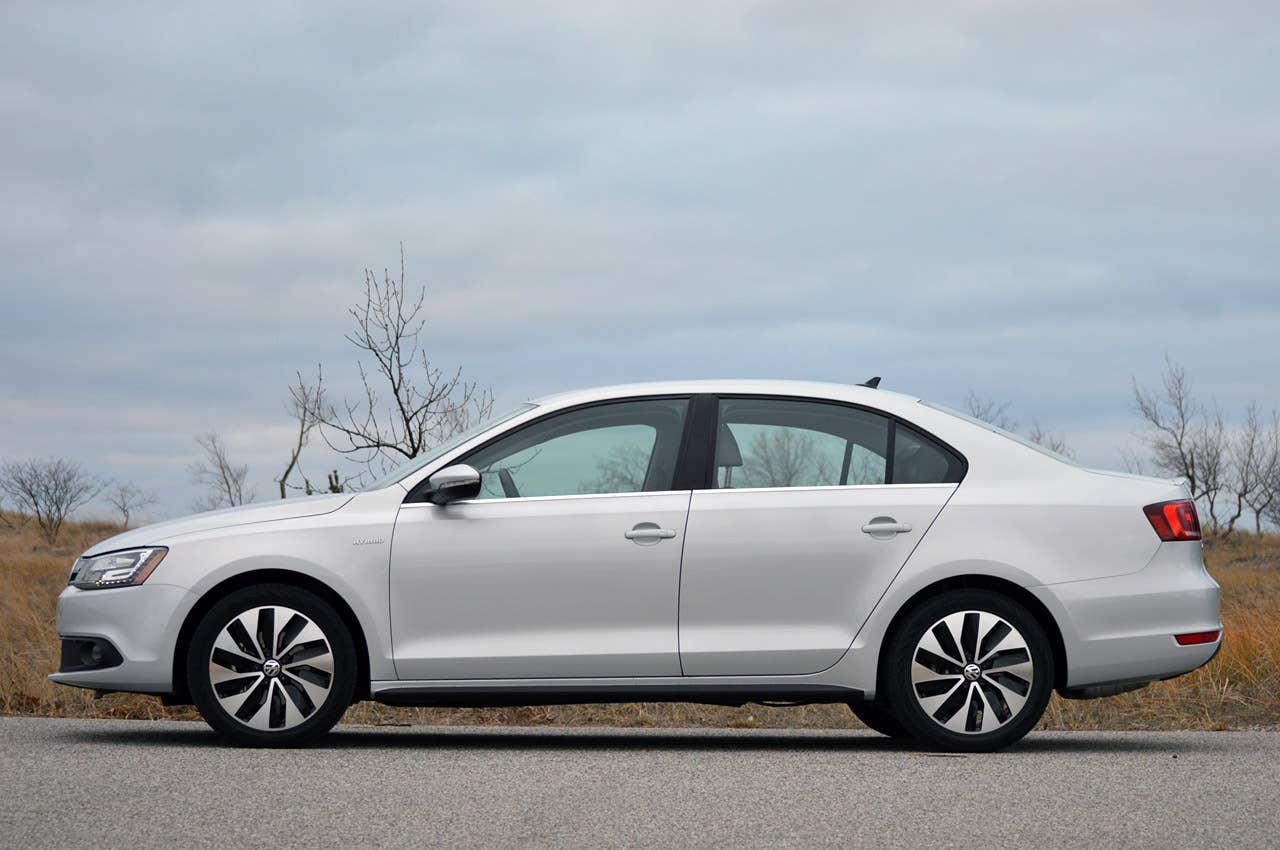 2013 Volkswagen Jetta Hybrid side view