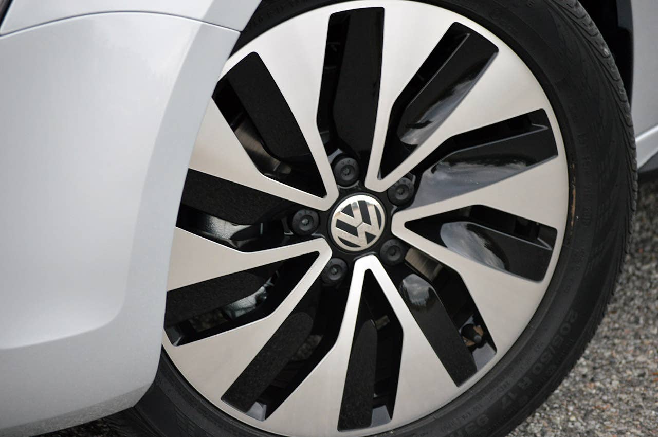 2013 Volkswagen Jetta Hybrid wheel