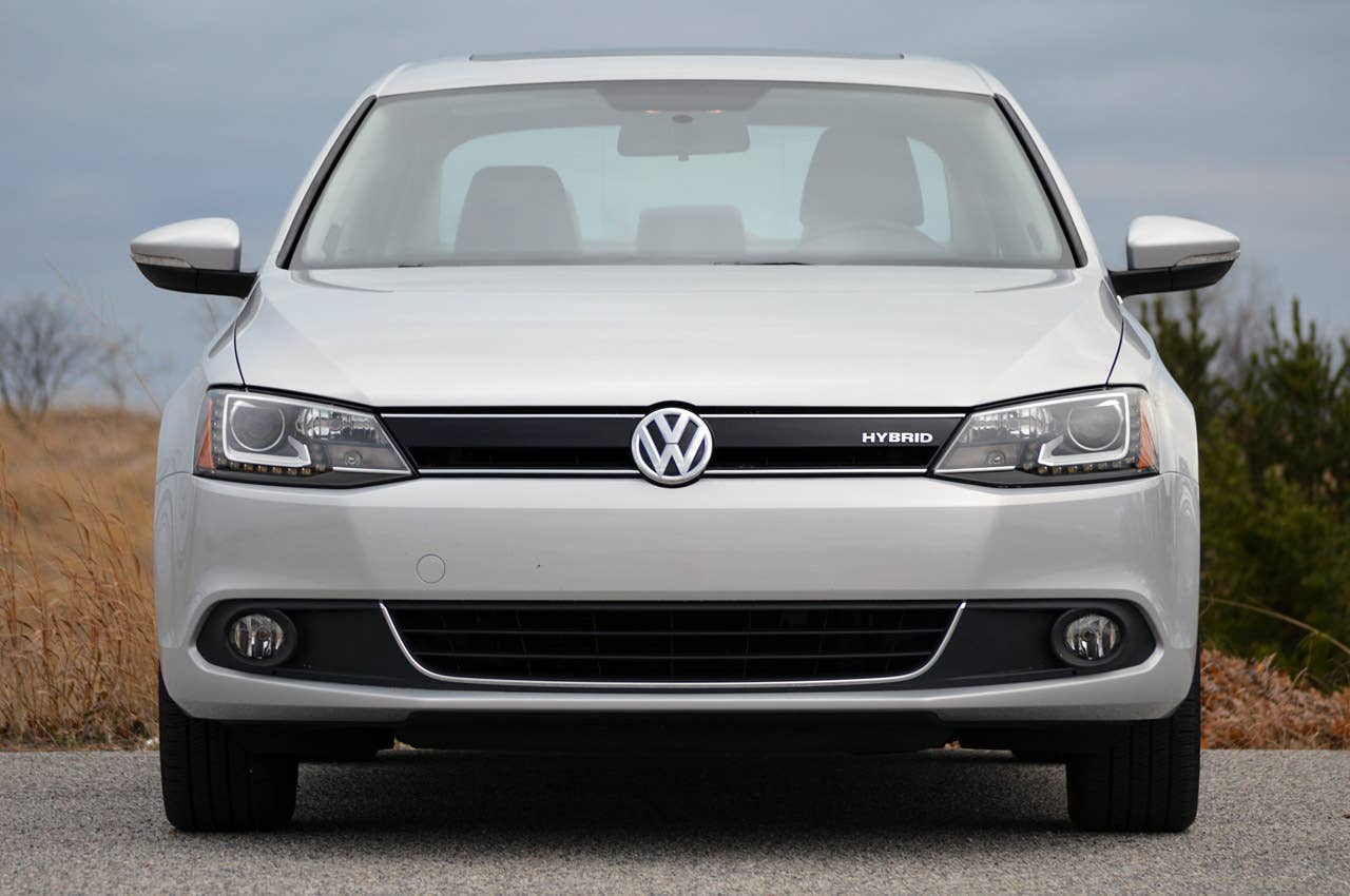 2013 Volkswagen Jetta Hybrid front view