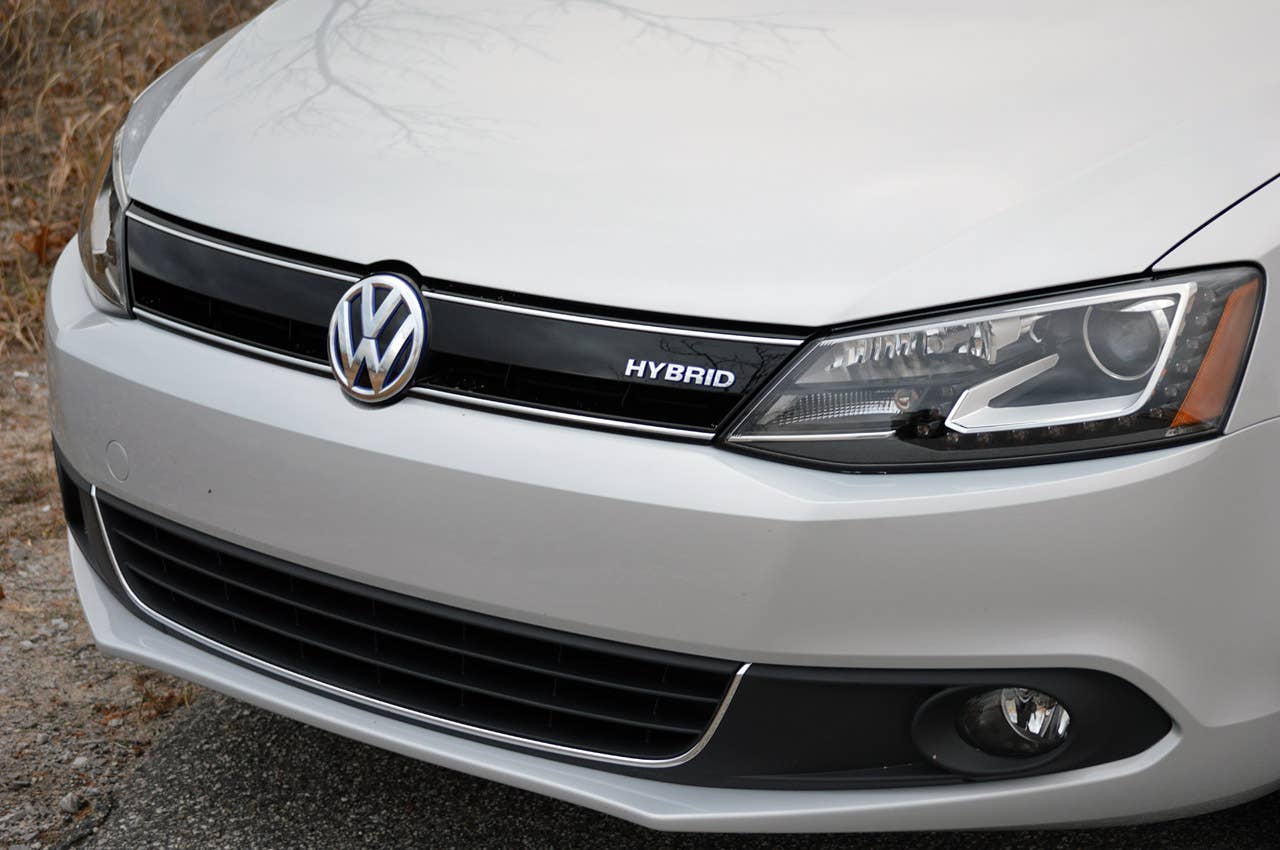 2013 Volkswagen Jetta Hybrid front detail