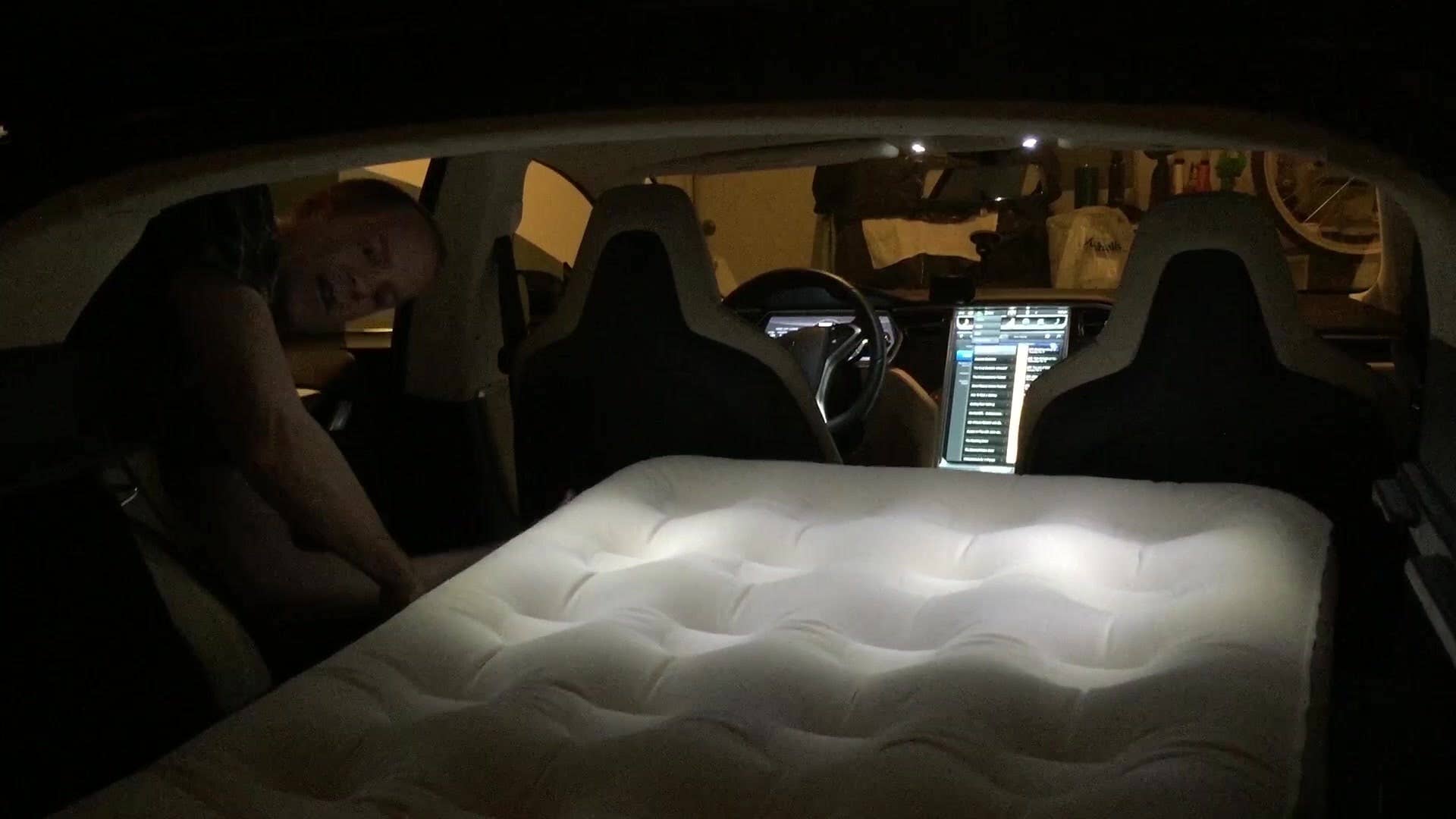 AutoblogGreen editor Sebastian Blanco heads to Phoenix, Arizona to spend the night in the back of a Tesla Model S. Yes, we sleep in the Tesla Hotel and talk about why this sort of makes sense.