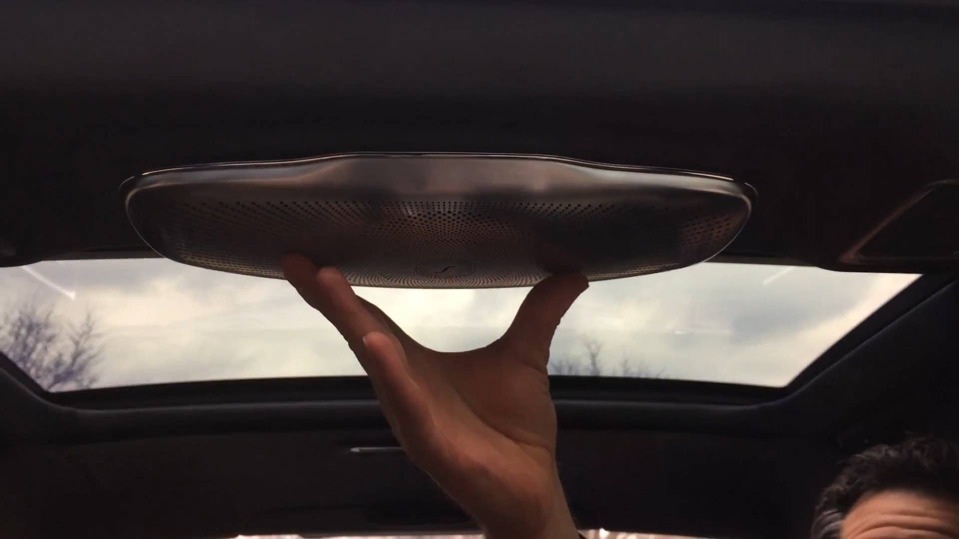 A quick look at the design of the Burmester speakers in the back of the 2016 Mercedes-Maybach S600.