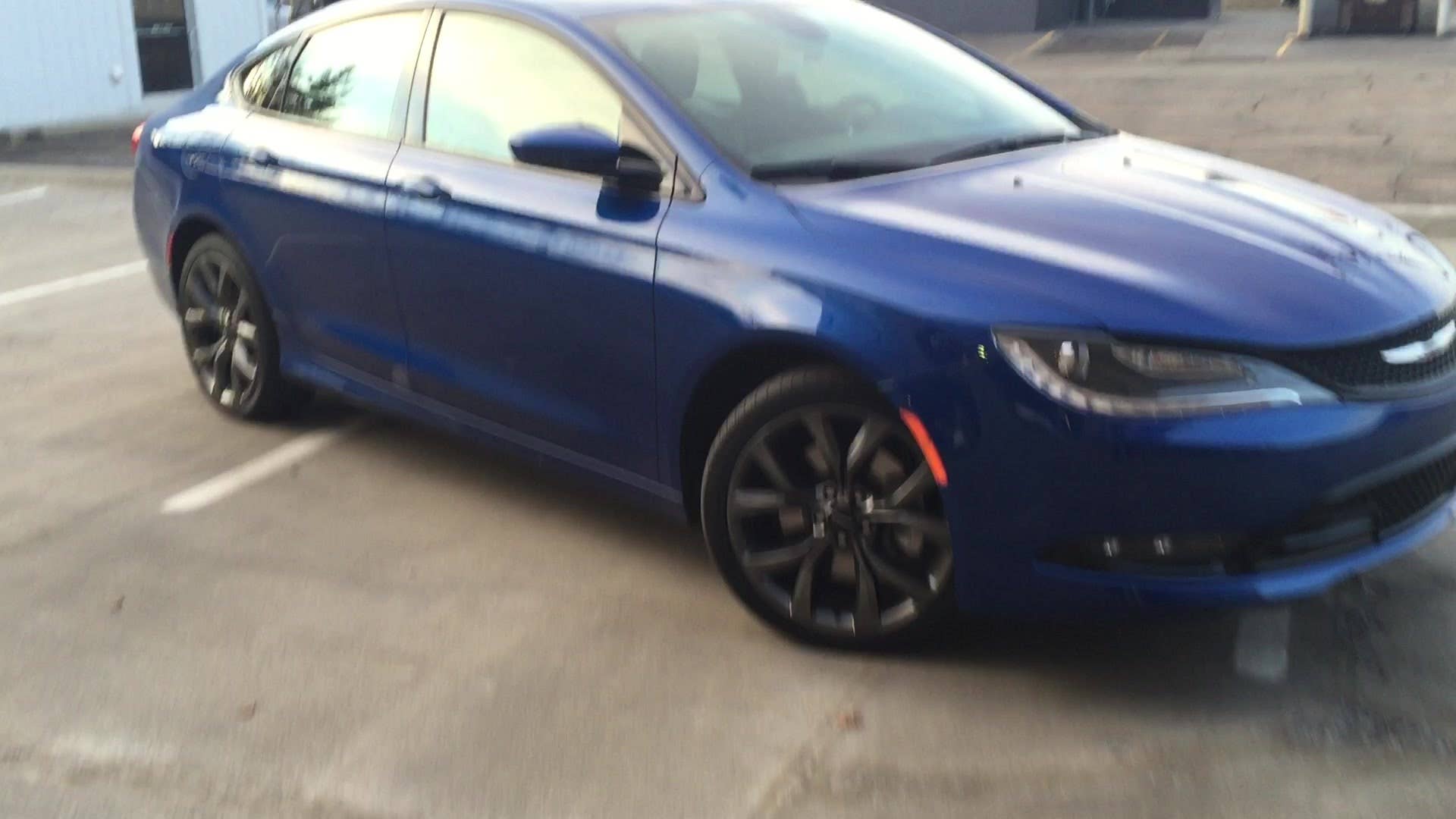 Take a closer look at the optional wheels on the 2015 Chrysler 200S.