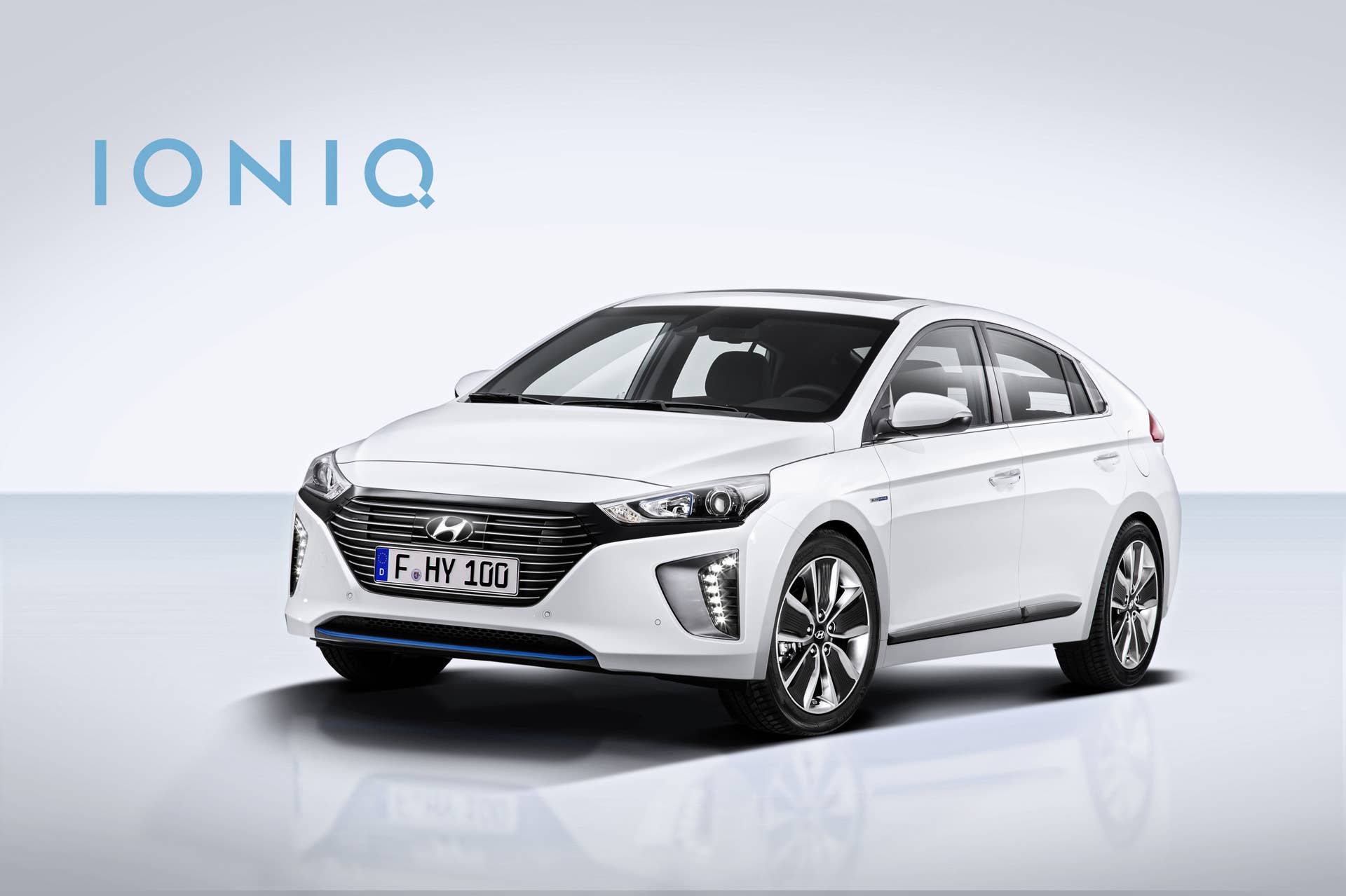 Hyundai Ioniq studio front 3/4
