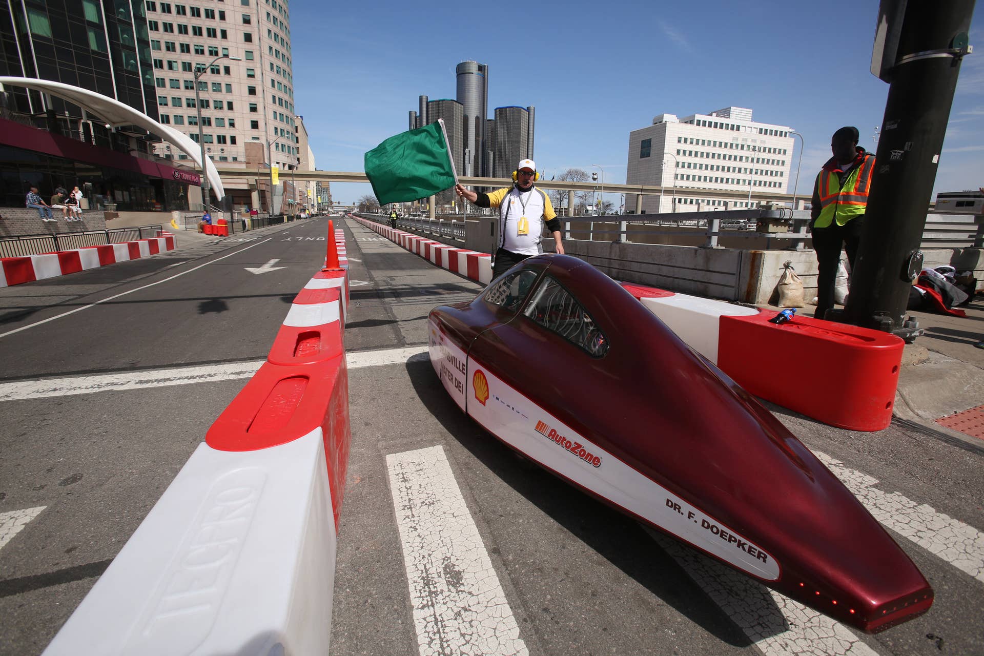 Mater Dei UrbanConcept on track at 2015 Shell Eco-Marathon