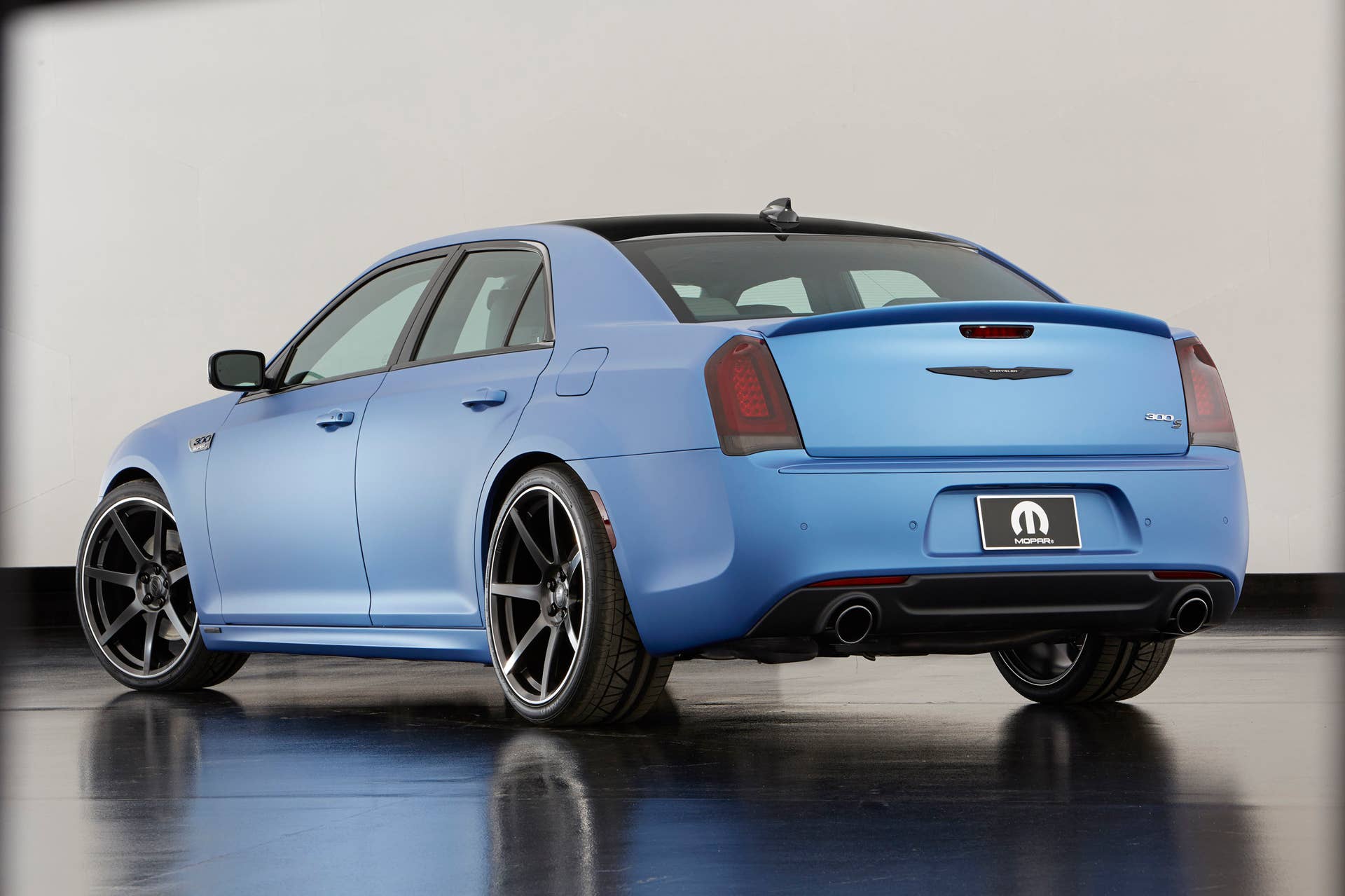 chrysler 300 super s rear three quarters