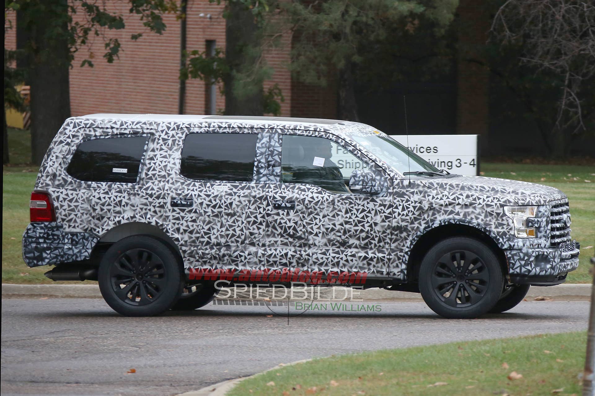 Ford Expedition prototype side