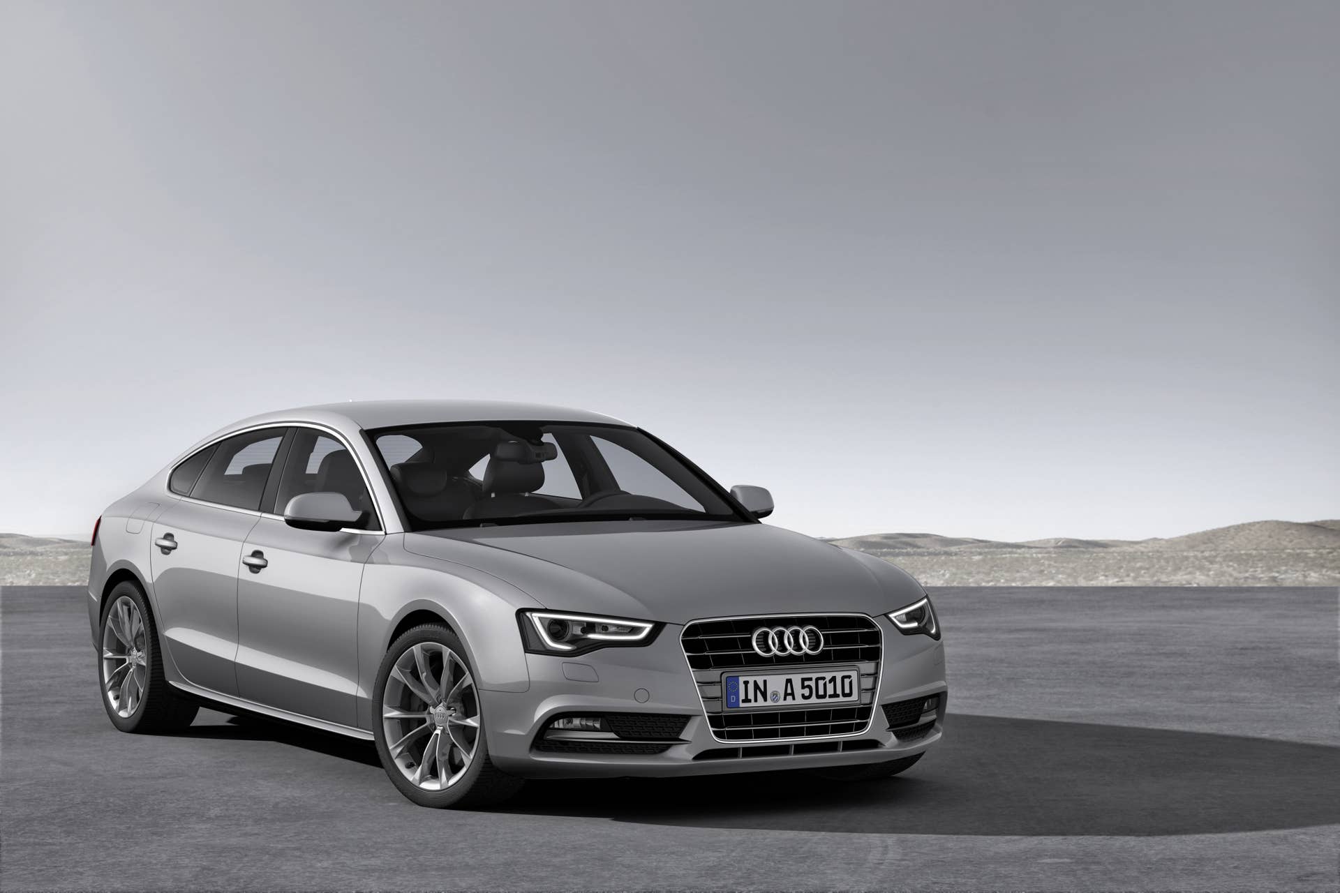 Audi A5 2.0 TDI ultra Colour: Misano Red Audi A5 Sportback 2.0 TDI ultra Colour: Cuv�e Silver
