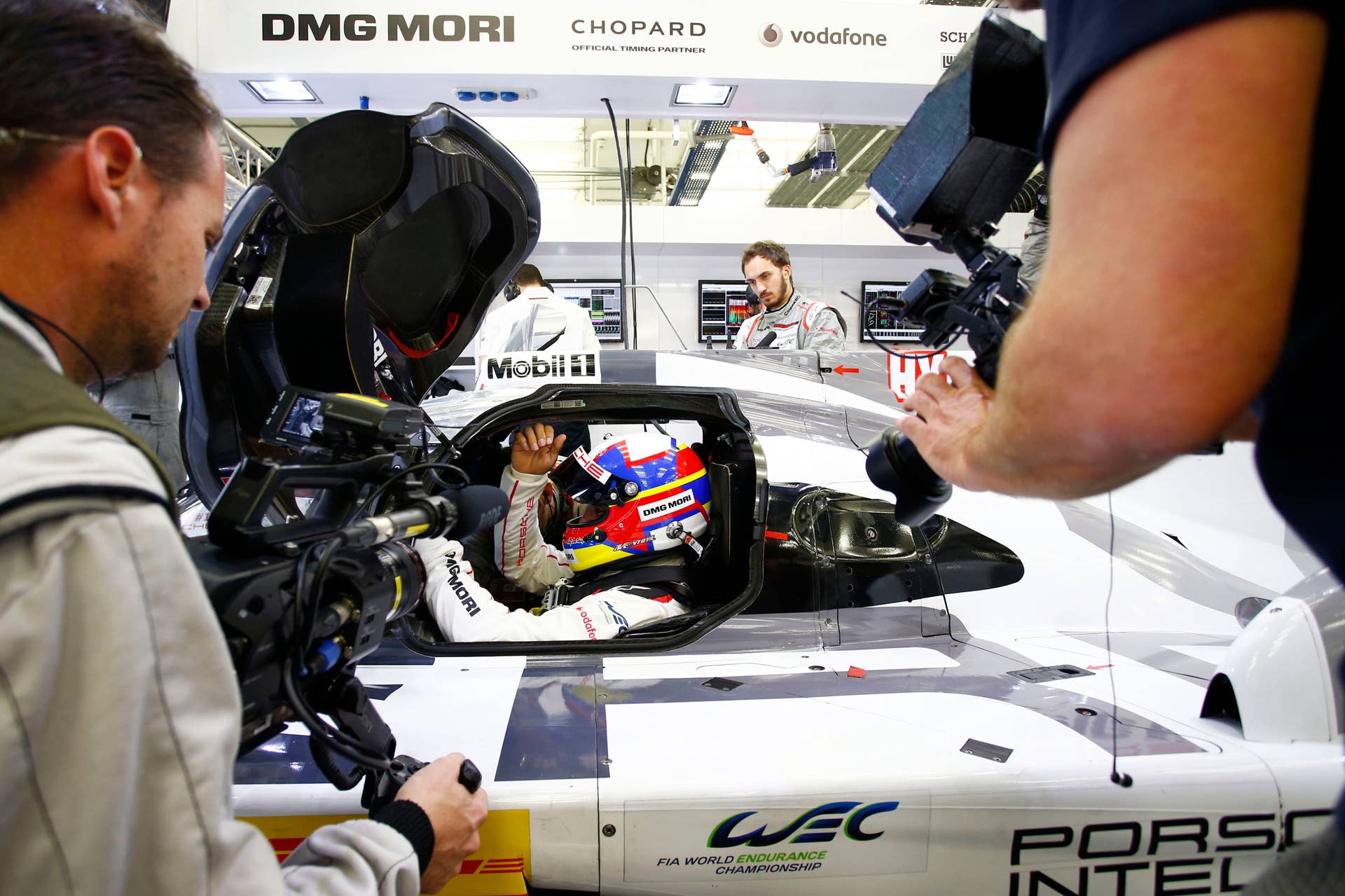 Juan Pablo Montoya Porsche 919 Hybrid cockpit