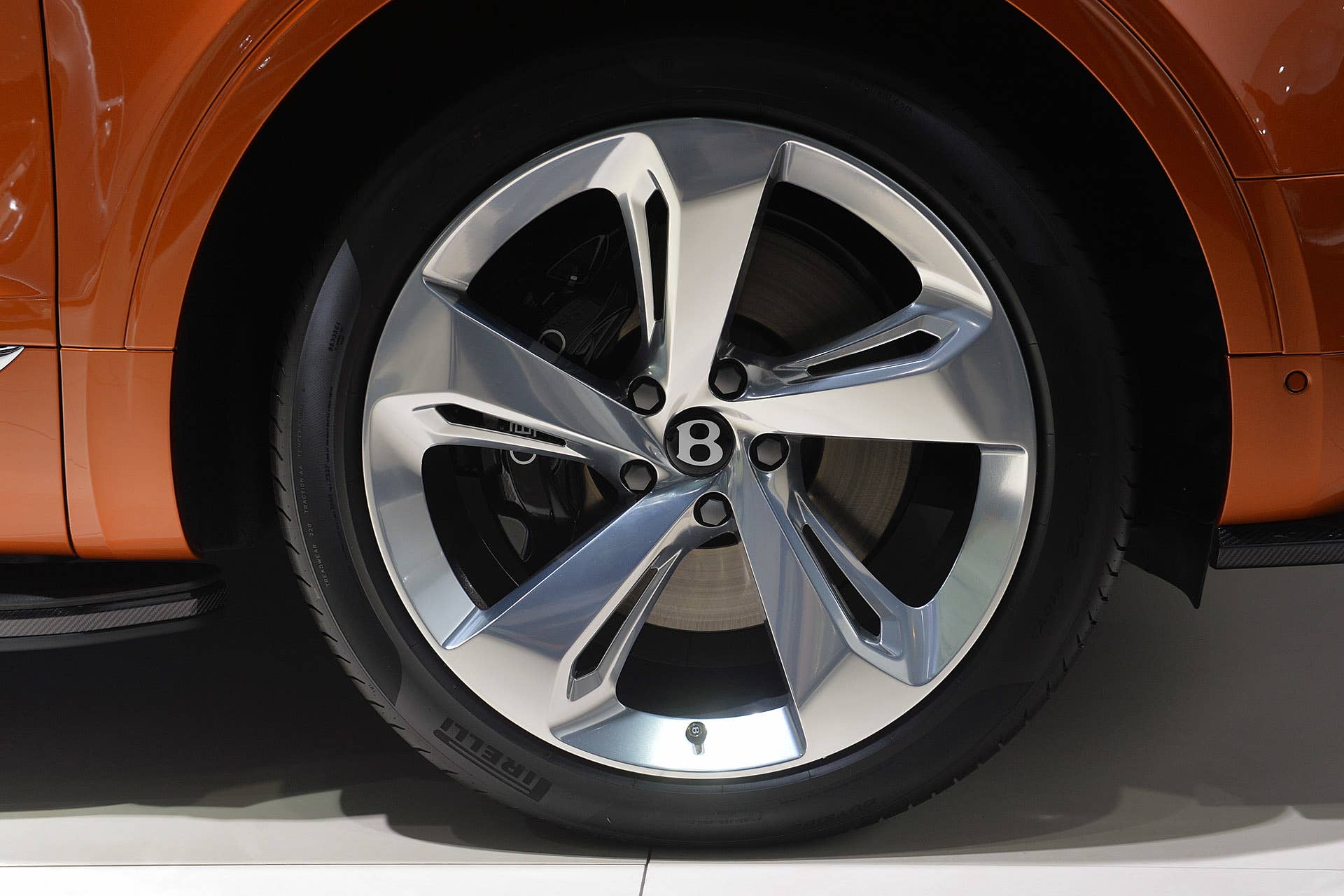 The Bentley Bentayga, unveiled at the 2015 Frankfurt Motor Show, wheel.