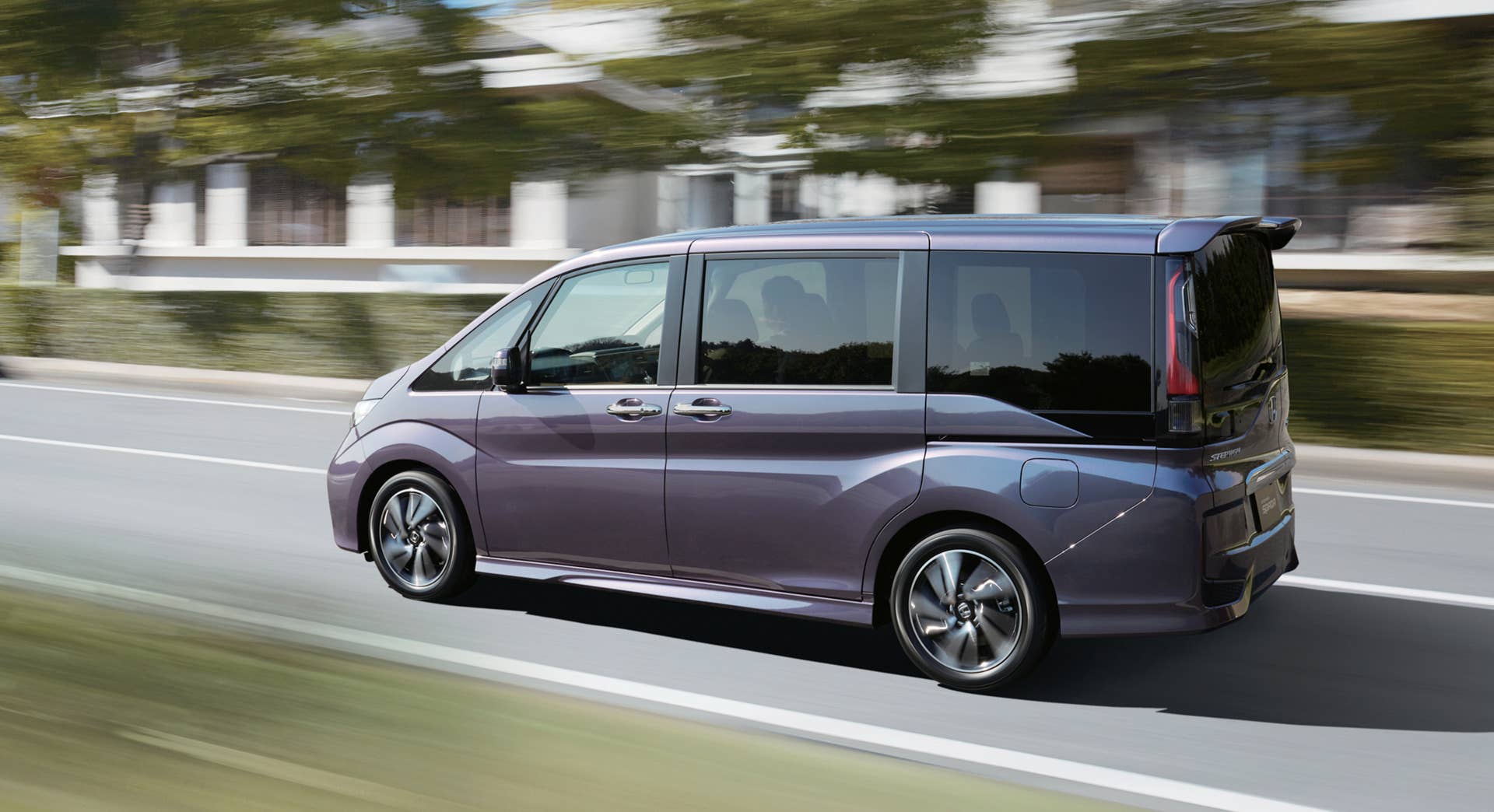 Honda Step WGN moving rear 3/4