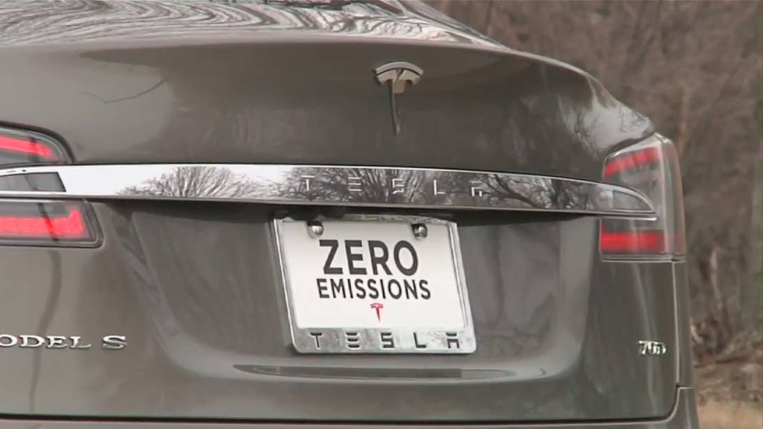 Tesla 'Totally Cool' with Other Carmakers Using Supercharger Network