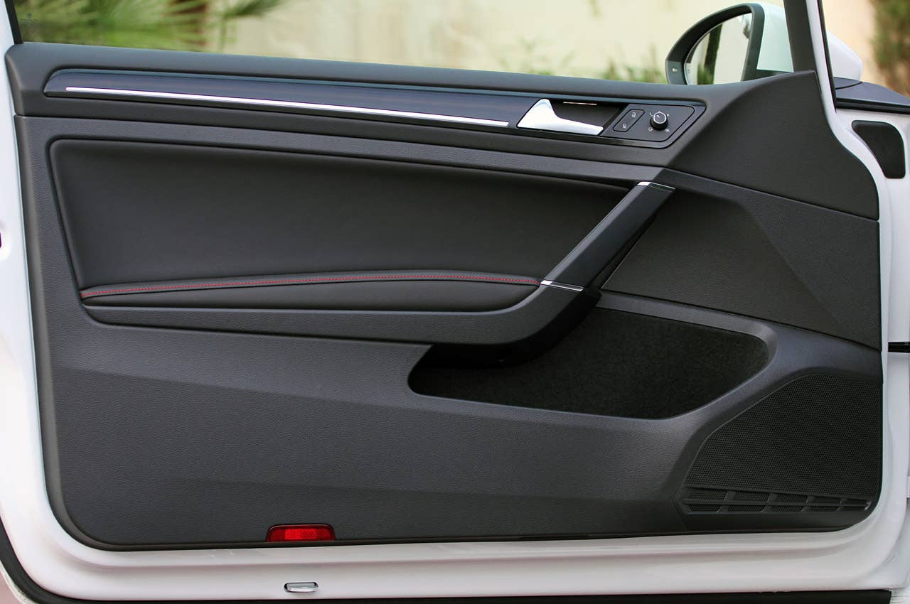 2015 Volkswagen GTI door