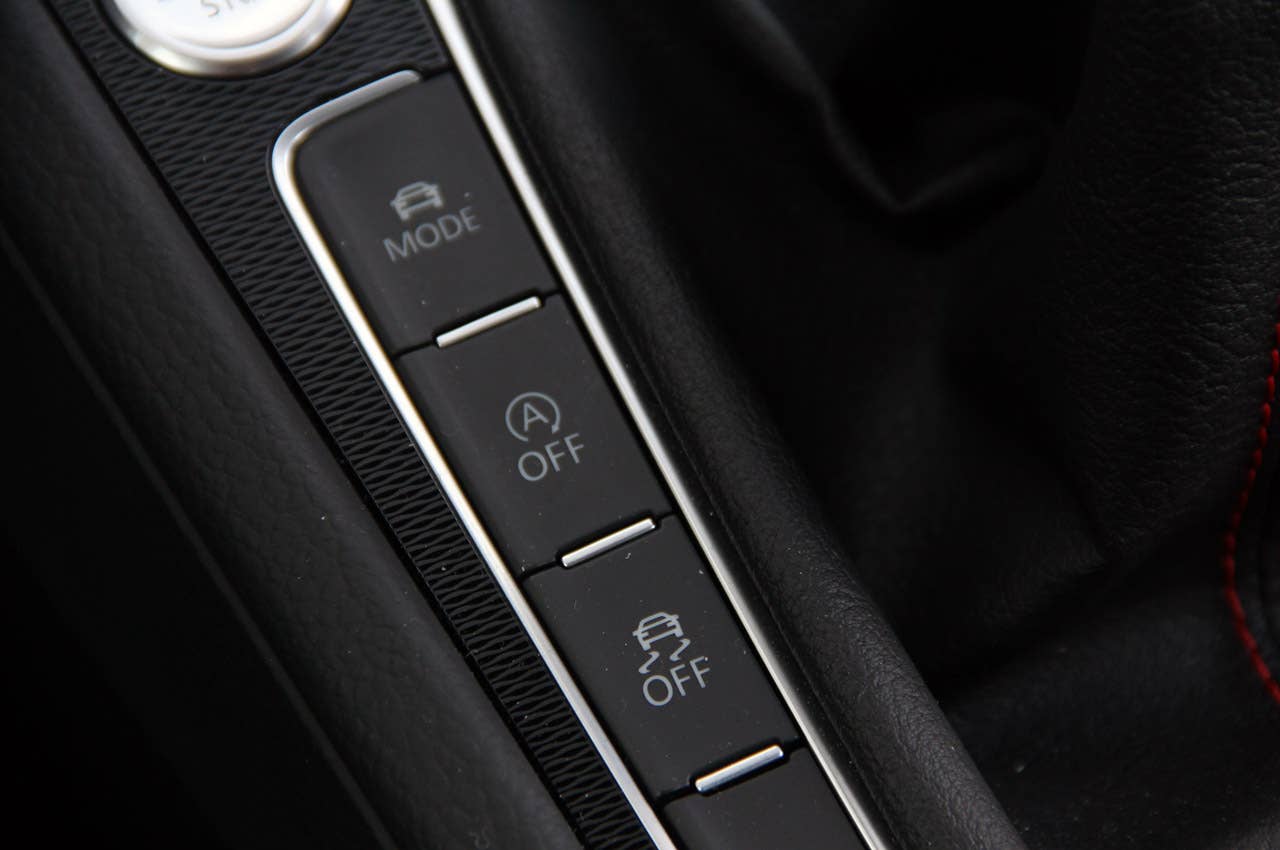 2015 Volkswagen GTI driving mode controls
