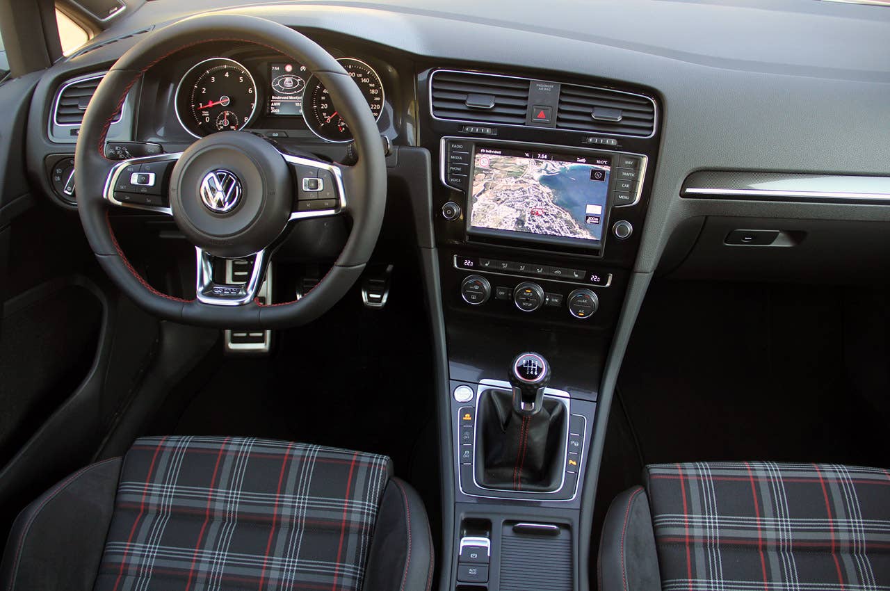 2015 Volkswagen GTI interior