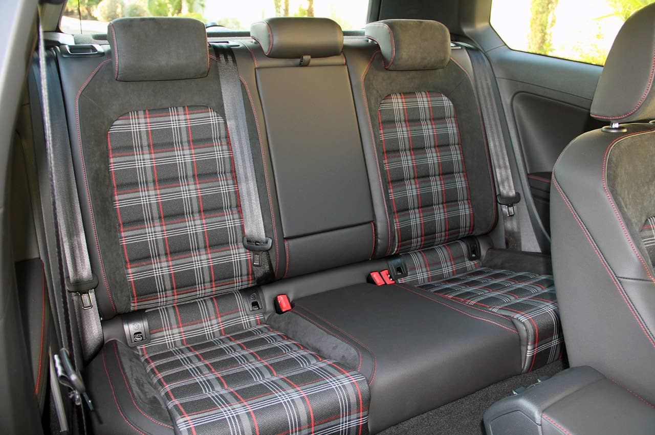 2015 Volkswagen GTI rear seats