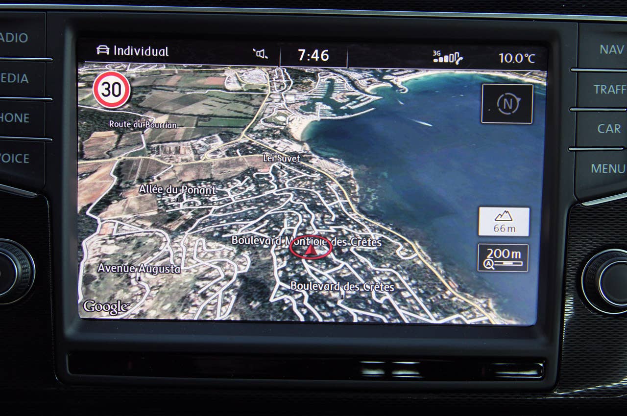 2015 Volkswagen GTI navigation system
