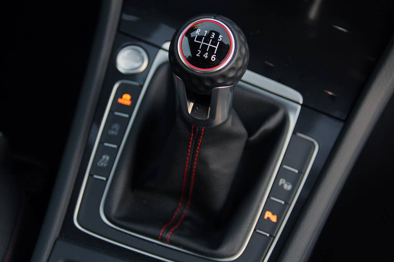 2015 Volkswagen GTI shifter