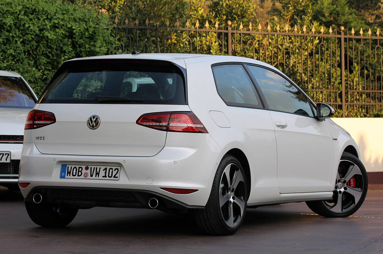 2015 Volkswagen GTI rear 3/4 view