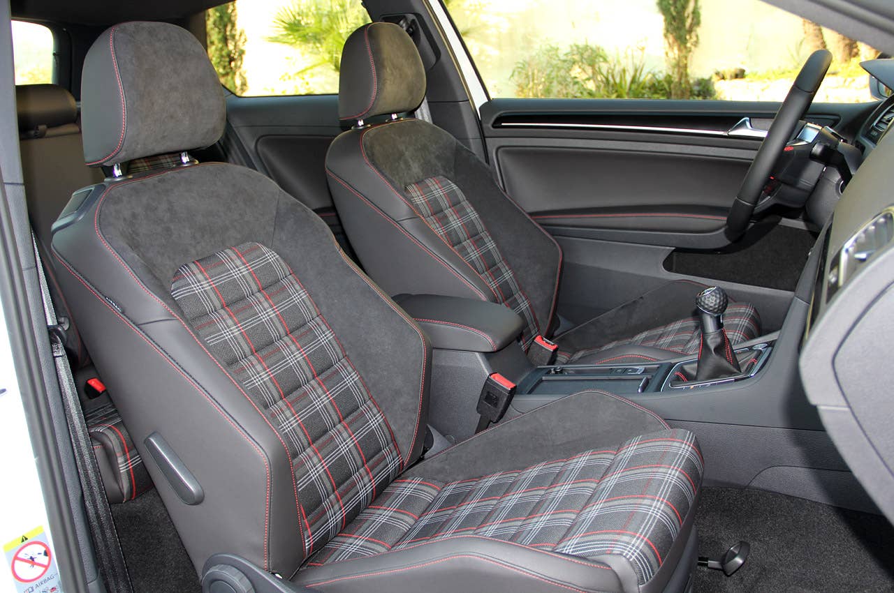 2015 Volkswagen GTI front seats