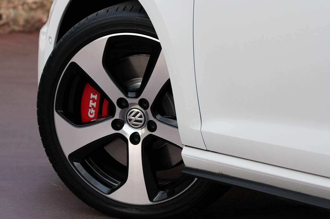 2015 Volkswagen GTI wheel